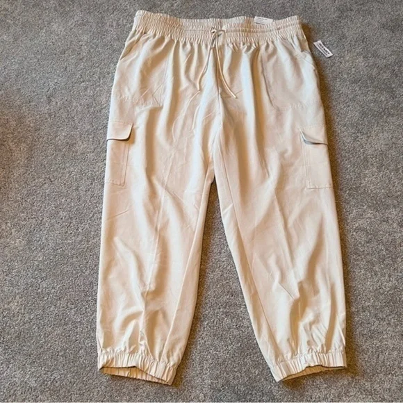 💚NWT! Old Navy women’s lightweight joggers - Picture 5 of 7